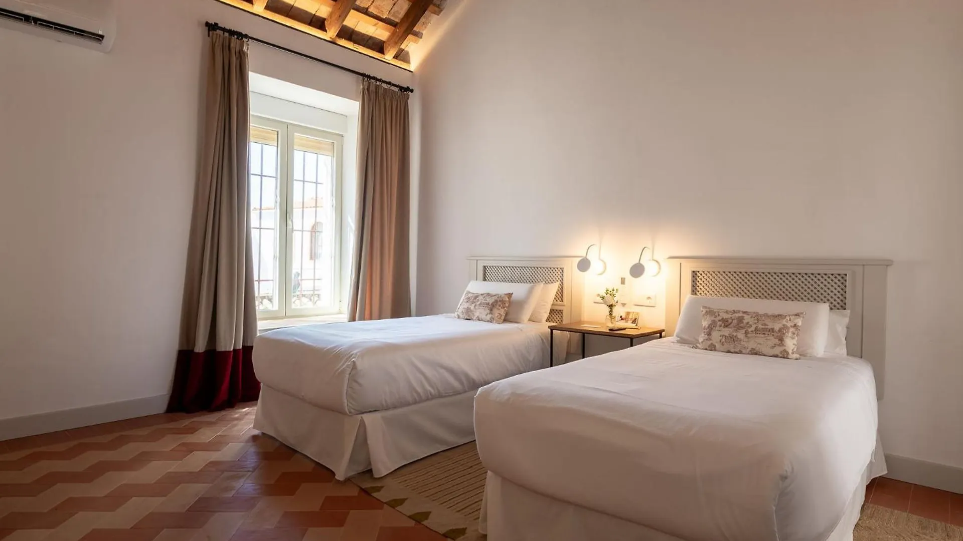 Palacio De Los Leones Lora del Rio Hotel