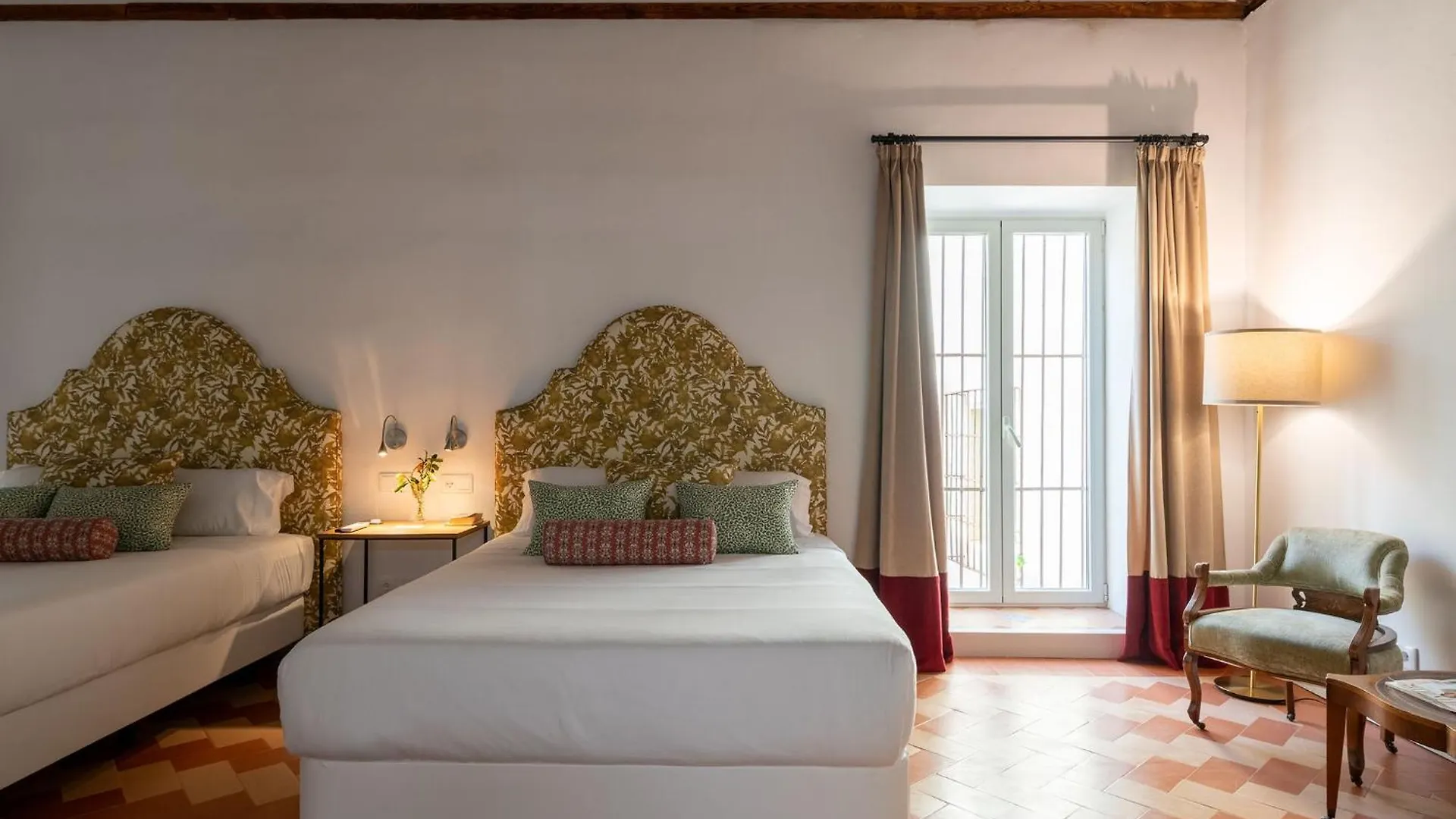 Hotel Palacio De Los Leones Lora del Rio